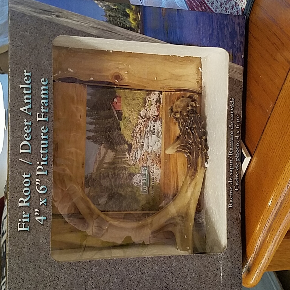 RIVERS EDGE DEER ANTLER PICTURE FRAME